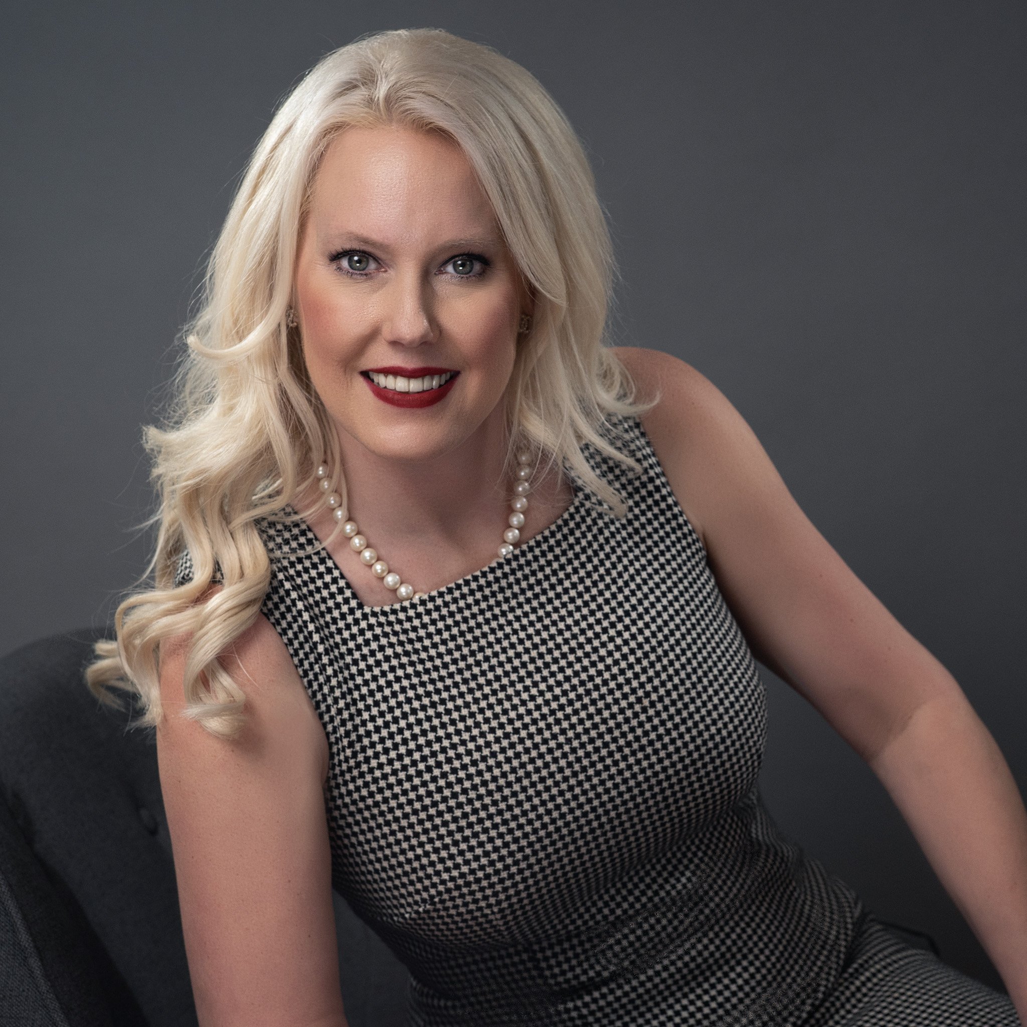 Unleash Your LinkedIn Superpower: The Impact of a Killer Headshot